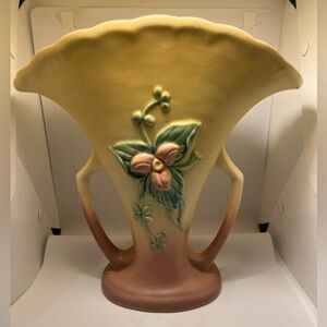 Pair of Hull Tall Fan flower vases - GUC